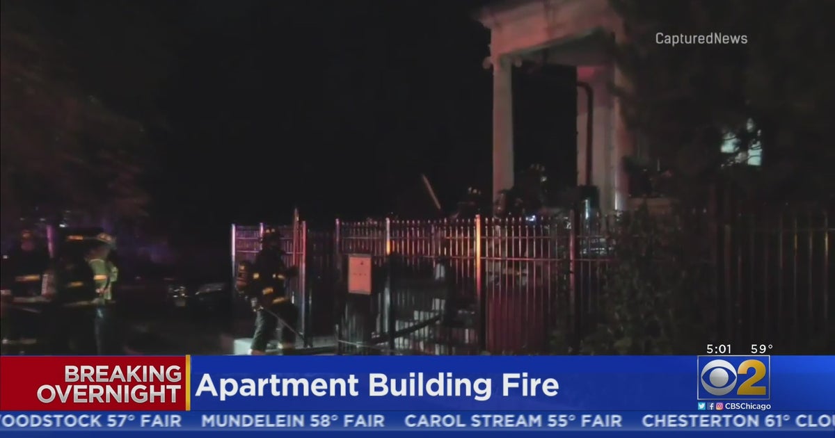 Family Escapes Apartment Building Fire In Washington Park - CBS Chicago