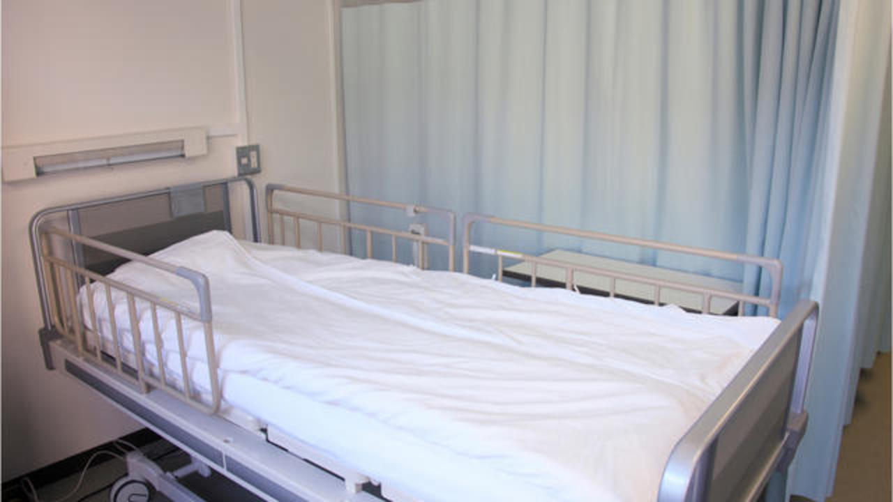 Feds warn not to use adult bed rails blamed for at least 3 deaths - CBS News