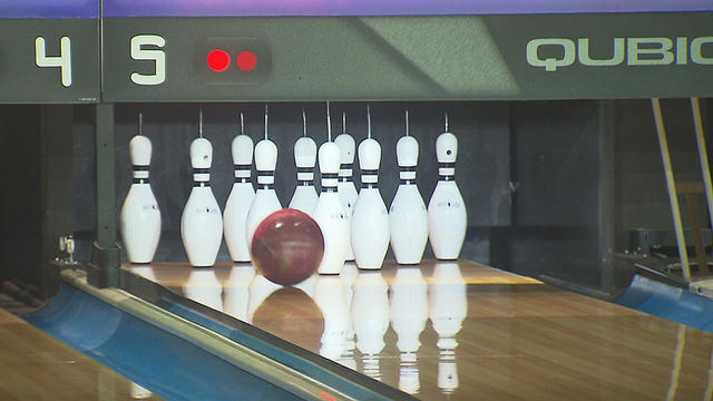 bowling.jpg 
