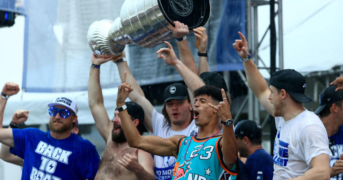 Lightning players dent Stanley Cup at boat parade, trophy heads to Montreal  for repairs