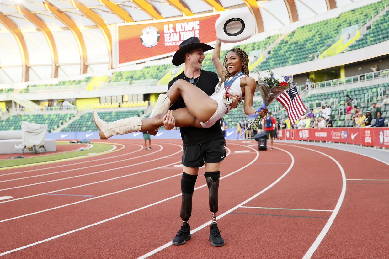 Hunter Woodhall and Tara Davis met at a track meet 4 years ago. Now