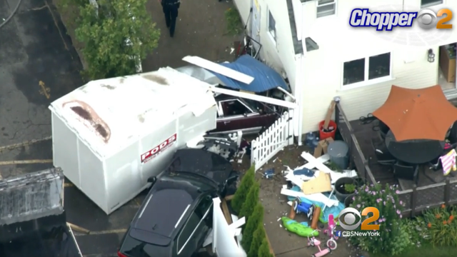 car-into-house-li.png 
