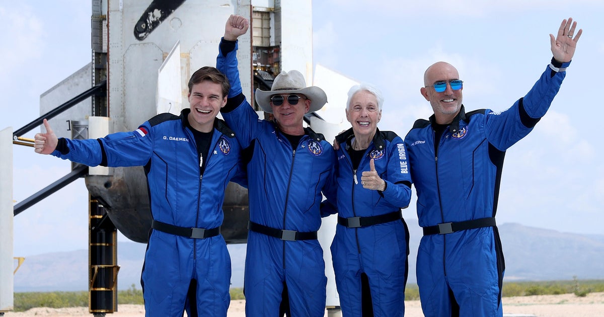 Bezos' Space Firm Successfully Tests Capsule Safety, Lands Rocket