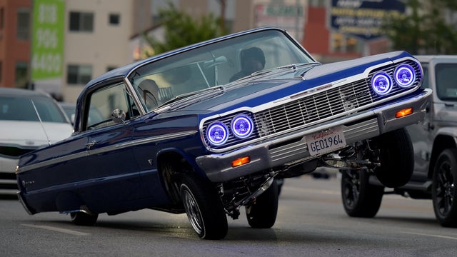 US-LIFESTYLE-LEISURE-LOWRIDERS 
