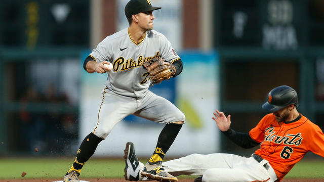 Reynolds HR, Pirates stop 4-game skid, beat Giants 6-4