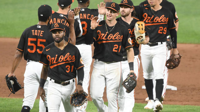 Mountcastle homers off Harvey to help Orioles beat Nats 4-3