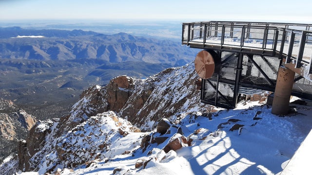 PIKES-PEAK-VIEW.jpg 