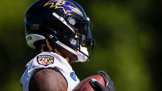 Ravens' Gus Edwards tests positive for COVID-19, ESPN reports