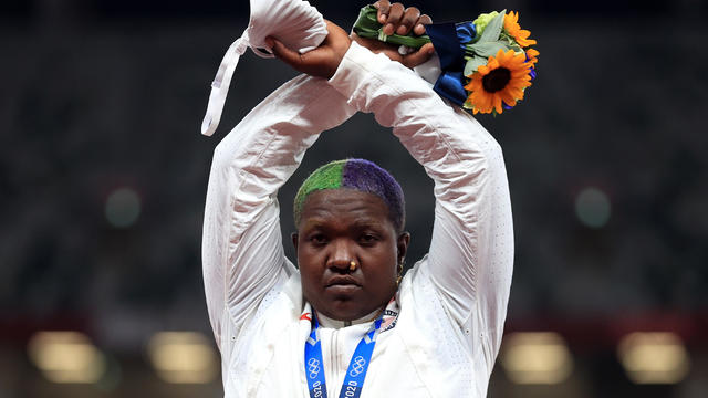 Athletics - Women's Shot Put - Medal Ceremony 