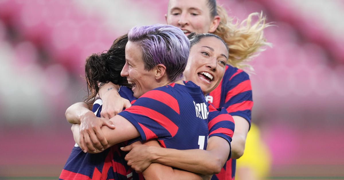 USWNT pay: U.S. Soccer says women's team has made more than the men - CBS  News