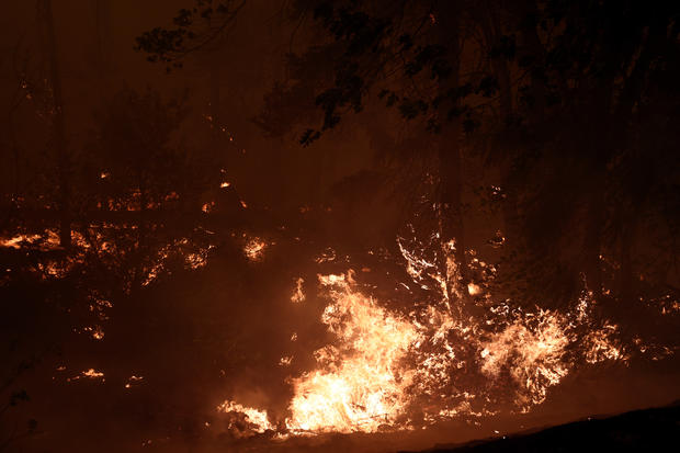 California wildfire continues 