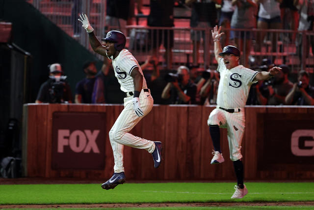 Field of Dreams' game: White Sox win thriller on walk-off homer