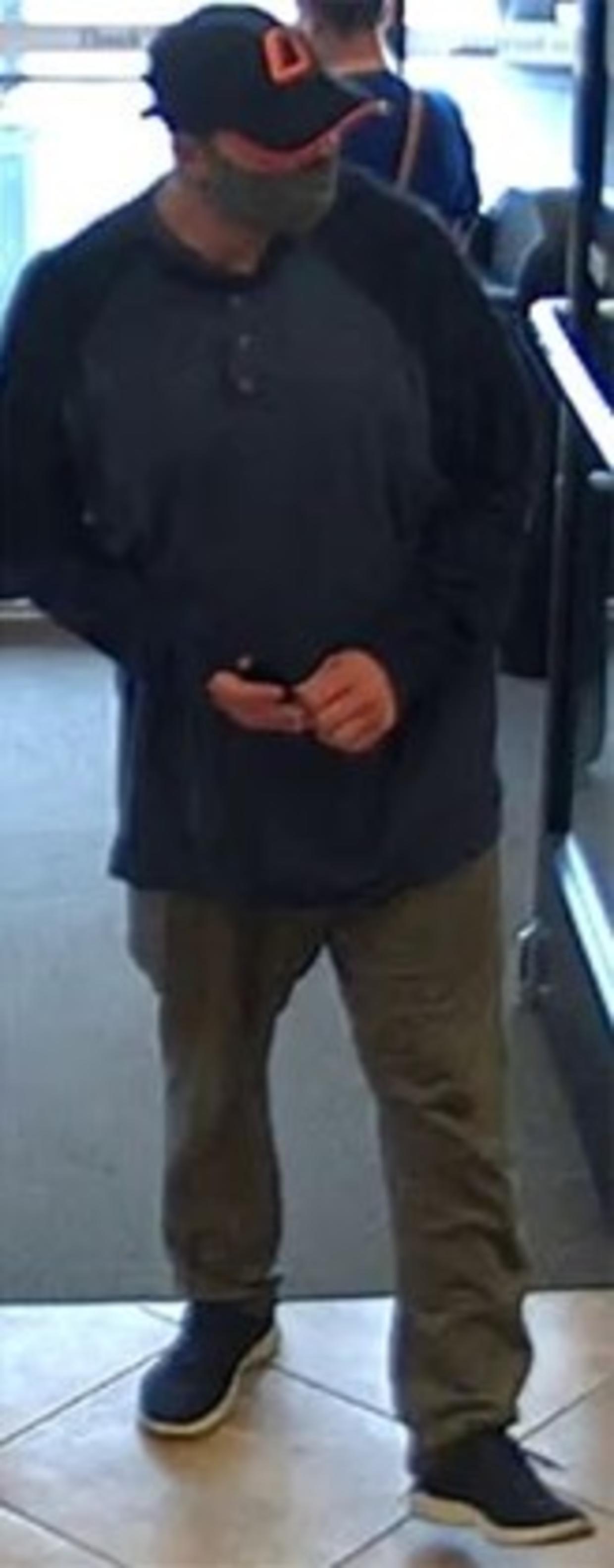 FBI In Denver Asks For Help Identifying Bank Robbery Suspect - CBS Colorado