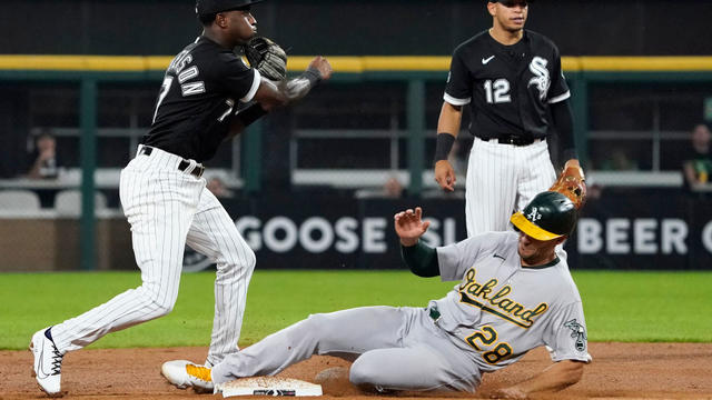 athletics_white_sox_1334943443.jpg 