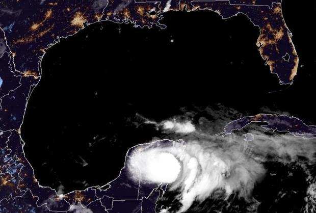 hurricane-grace-over-meixco-yucatan-peninsula-ealry-081921.jpg 