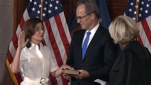 Hochul-Swearing-In.jpg 