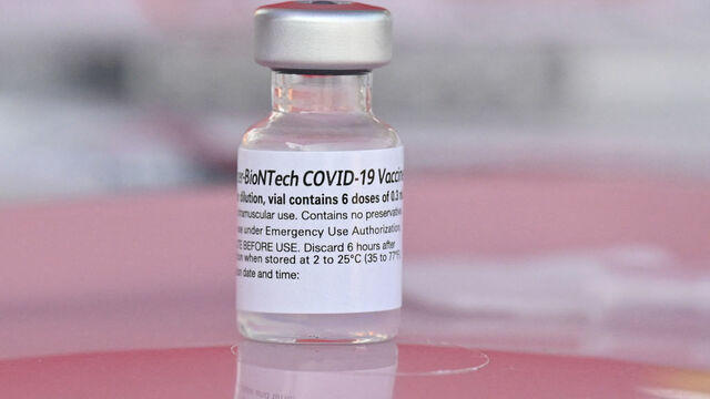 cbsn-fusion-fda-fully-approves-pfizers-coronavirus-vaccine-as-us-vaccination-pace-slows-thumbnail-777895-640x360.jpg 