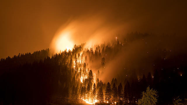 dixie-fire-night-getty-images.jpg 