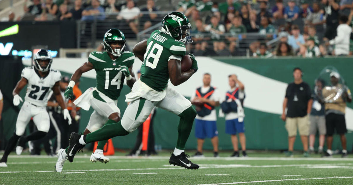 Hail Morgan! Jets rally to tie Eagles 31-31 as time expires