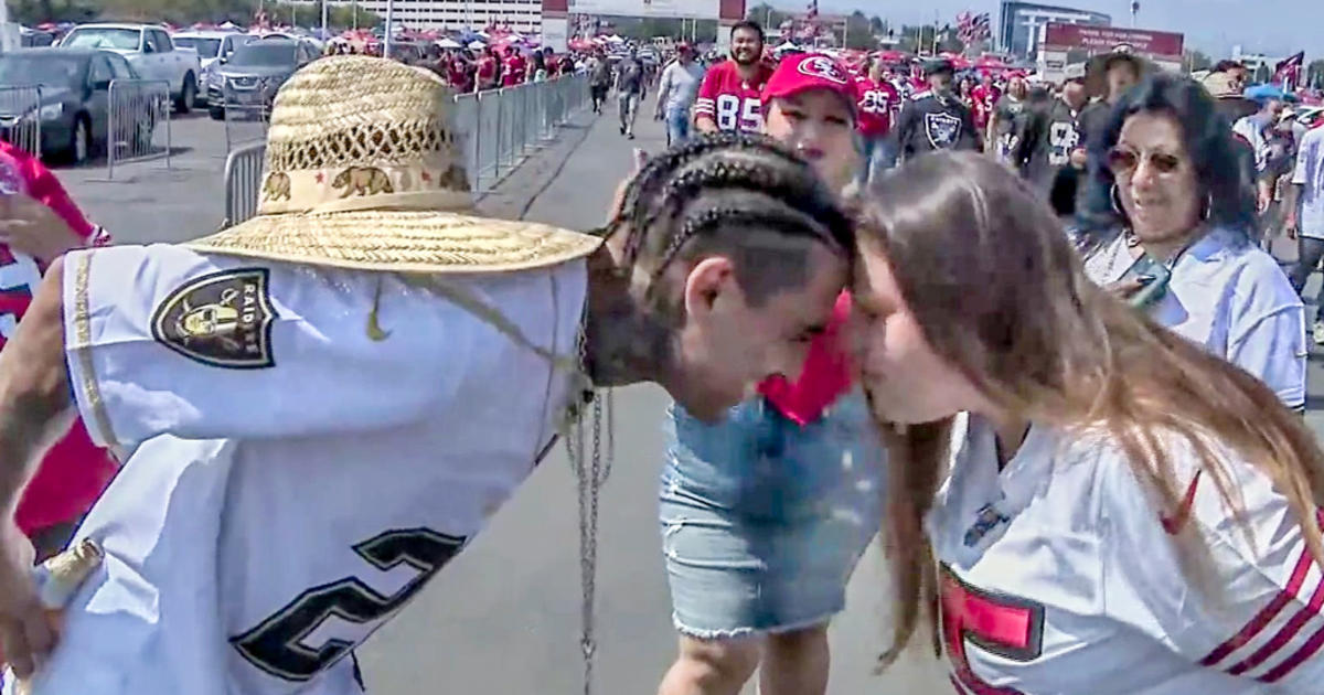 49ers, Raiders fans appear on best behavior as exhibition series resumes, Sports