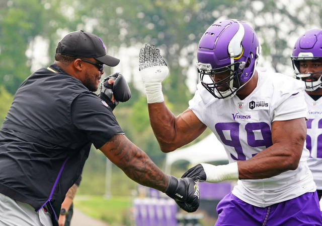 Vikings re-sign Everson Griffen, add 14 players to practice squad