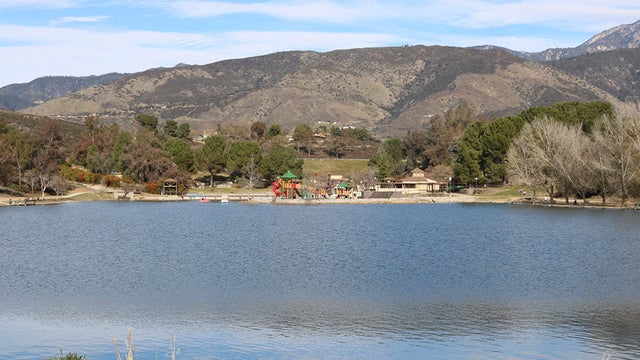 Yucaipa-Regional-Park-lake.jpg 