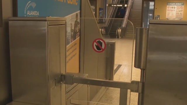 bart_fare_gate_090121.jpg 