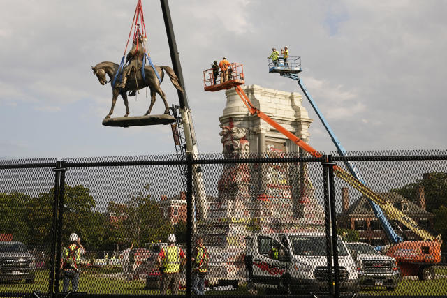 Statue of Confederate General Robert E. Lee removed from Richmond, Virginia  - CBS News