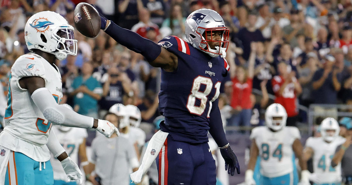 Jonnu Smith injury update: How to handle the Patriots TE vs