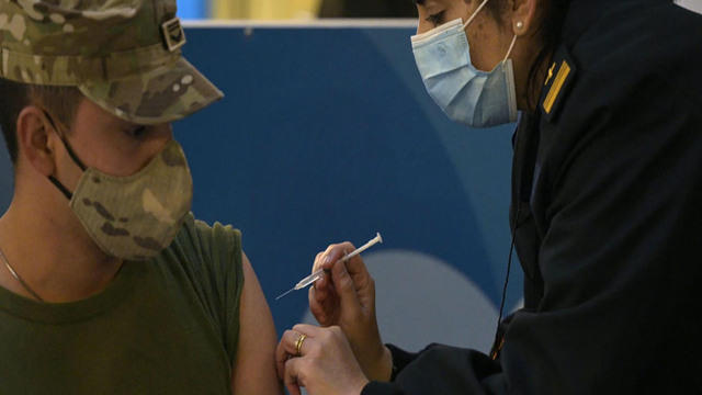 0916-cbsn-army-vaccine-794198-640x360.jpg 