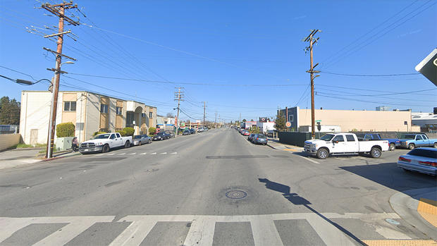 Hurlingame Avenue and Middlefield Road in Redwood City 