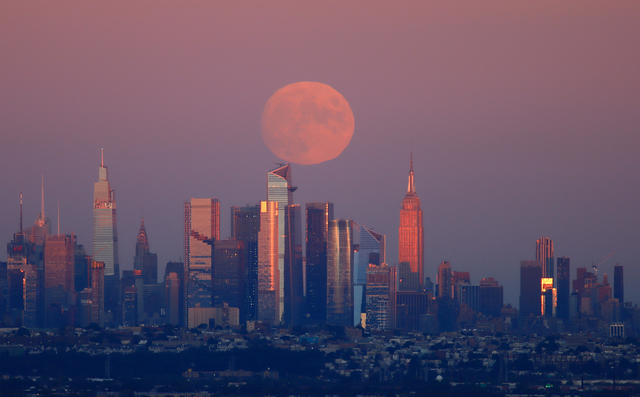 How to see the Harvest Moon, the last full moon of summer 2021 - CBS News