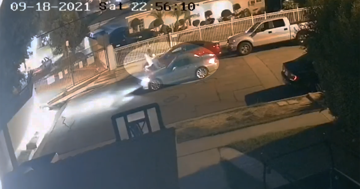 Home Surveillance Video Shows Possible Kidnapping In Bell Gardens - CBS ...