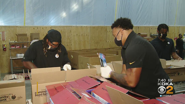 steelers-rookies-food-bank.jpg 