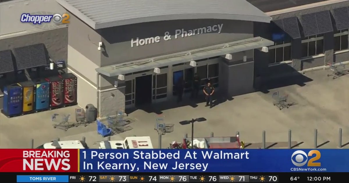 Police Man Stabbed In Head With Machete After Argument At Walmart In