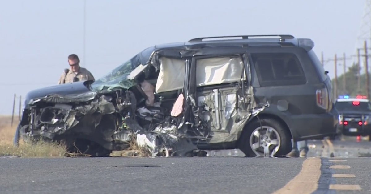 Head-On Crash Leaves 1 Dead, 1 With Serious Injuries Near Roseville ...