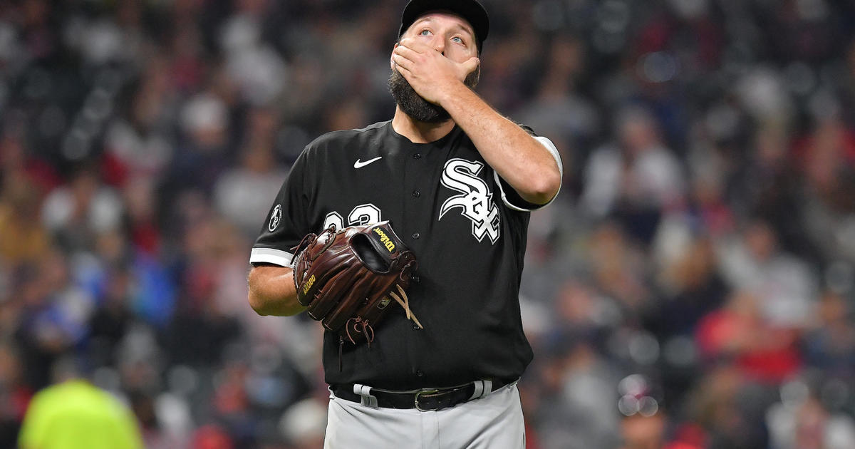 White Sox star Jose Abreu's status in doubt for Game 1 vs. Astros