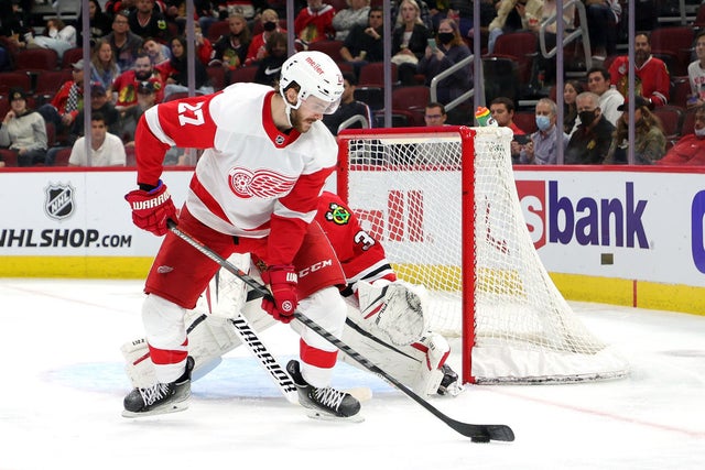 Detroit Red Wings v Chicago Blackhawks 