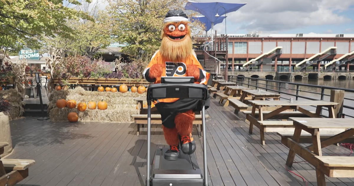 PHOTOS: Gritty & Flyers Make Stop In Levittown 