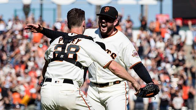 san-francisco-giants-win-AP-photo.jpg 