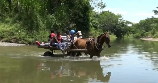 Migrants make dangerous trek to U.S. through Darien Gap between borders ...