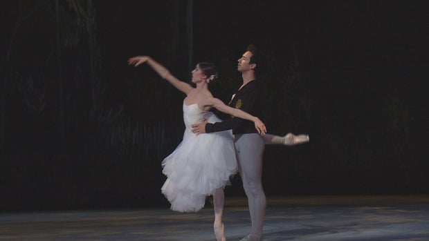 CO BALLET GISELLE PKG_frame_1640 