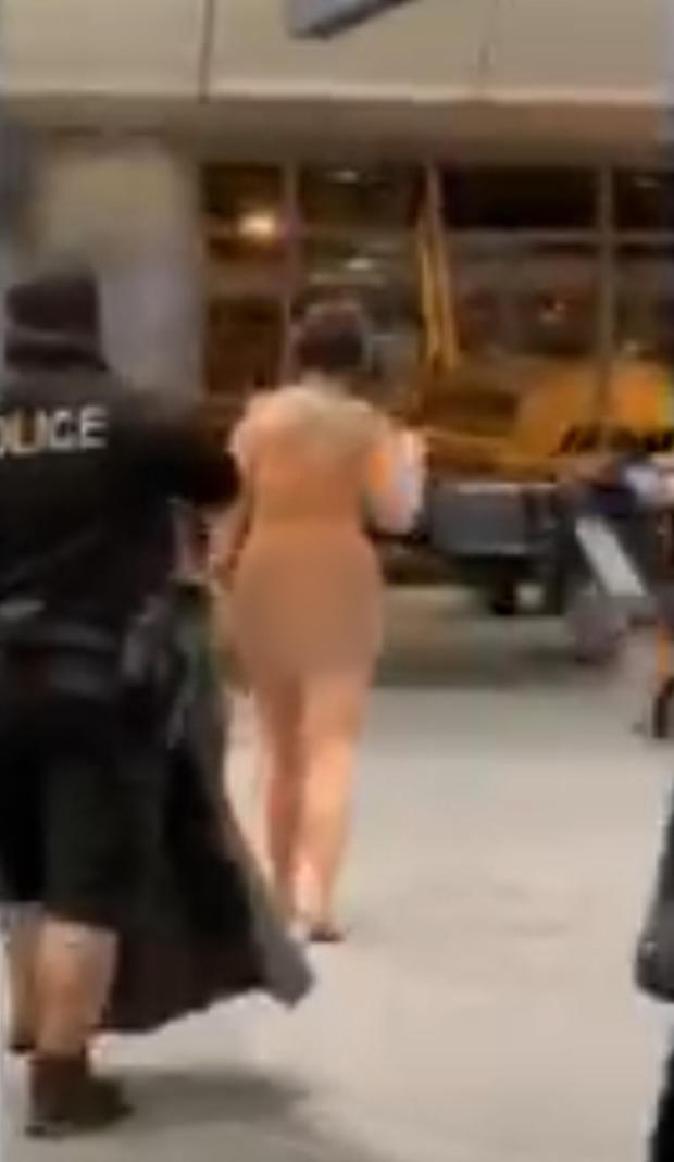 denver-international-airport-naked-woman 