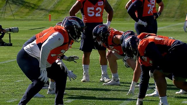 DENVER-BRONCOS-O-LINE.jpg 