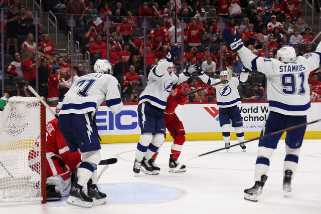 Palat scores, lifts Lightning to 7-6 OT win over Red Wings