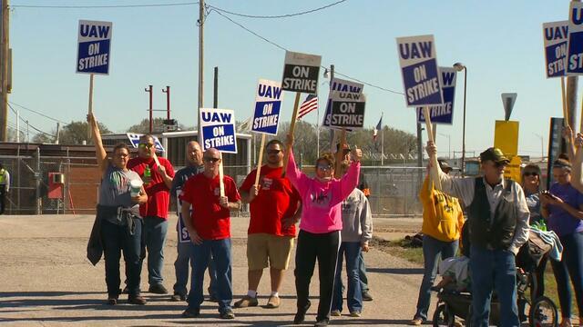 Thousands of workers strike nationwide