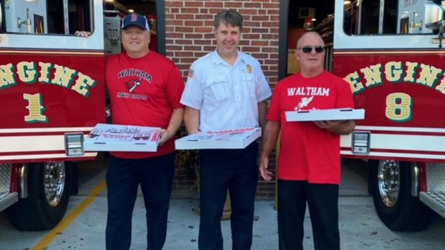 Red Sox outfielder Kyle Schwarber donates pizza to Waltham police, fire  departments