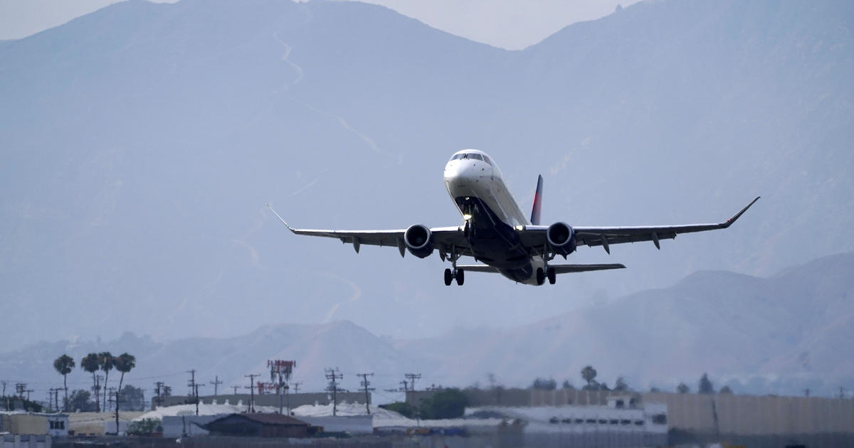 伯班克机场延误、改道或取消航班的大部分