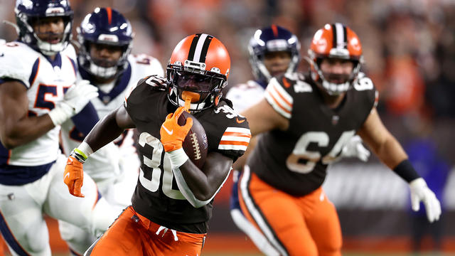 CLEVELAND, OH - OCTOBER 21: Cleveland Browns running back D'Ernest Johnson  (30) runs the football during the fourth quarter of the National Football  League game between the Denver Broncos and Cleveland Browns