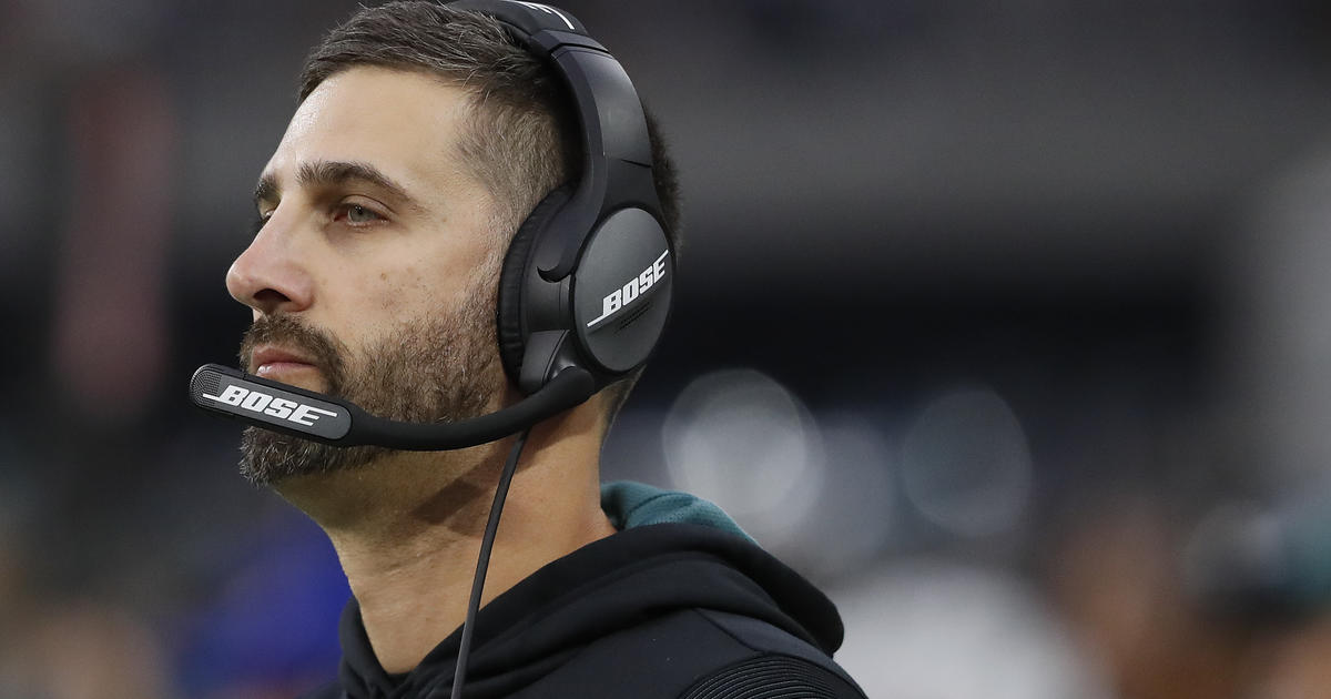 Eagles coach Nick Sirianni clears COVID-19 protocol; will coach Sunday -  WHYY